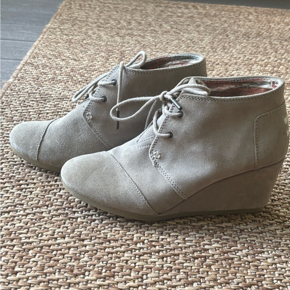 Tom’s desert boot wedges size 8.5